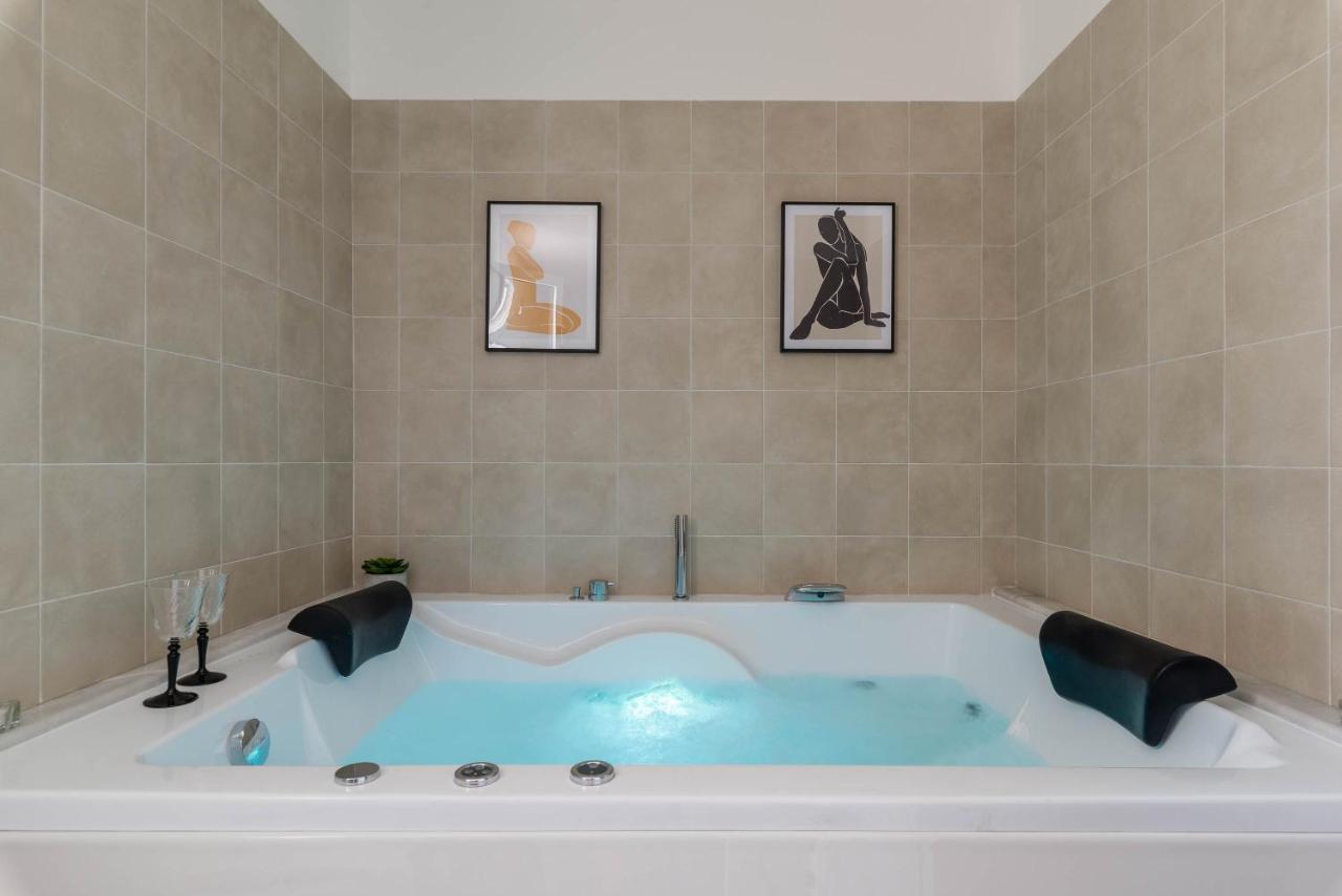 Bianco Sale Holiday Home - Seaview Terraces 오스투니 외부 사진