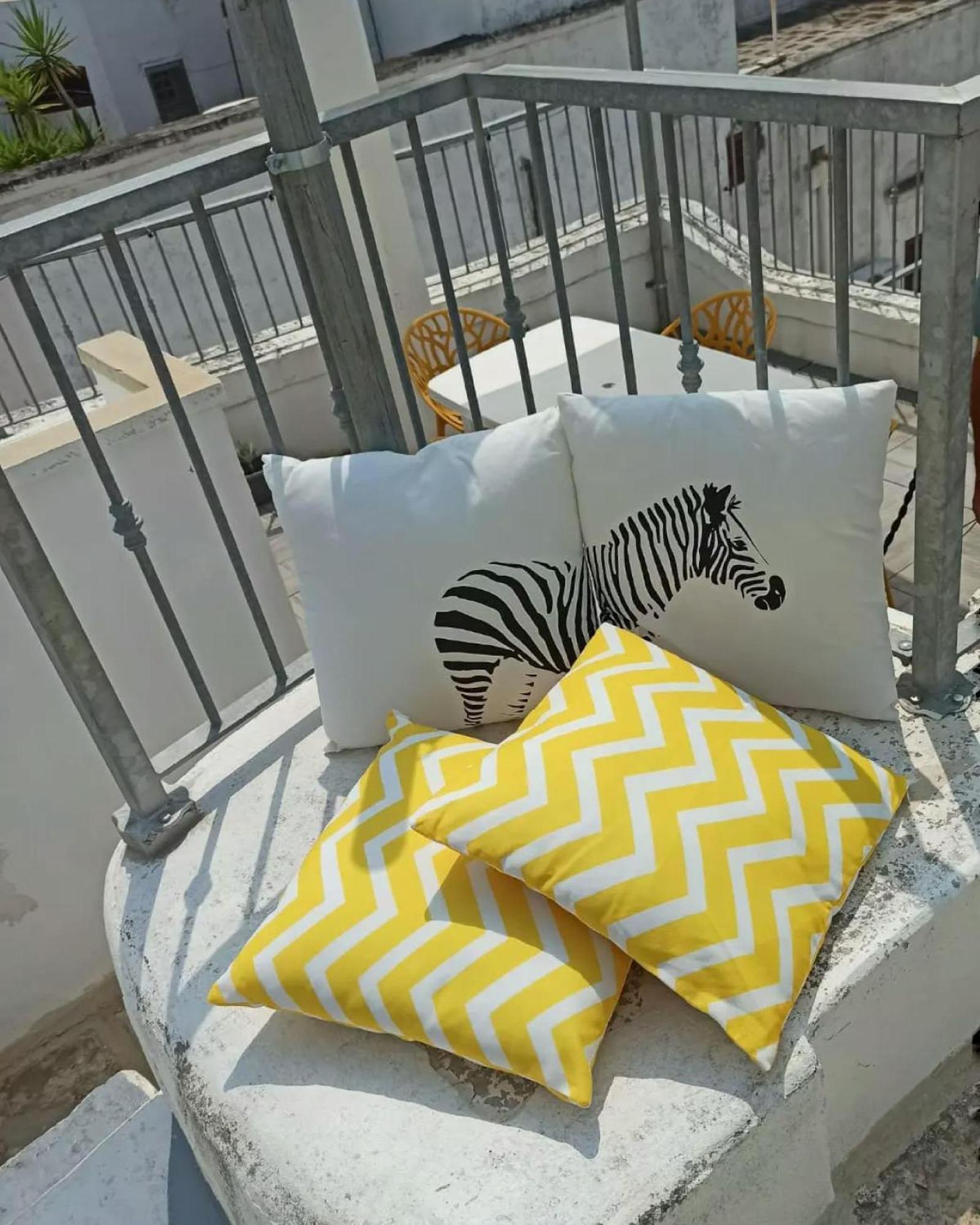 Bianco Sale Holiday Home - Seaview Terraces 오스투니 외부 사진